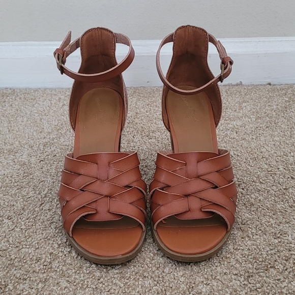 Universal Thread heeled wowen sandals - Picture 2 of 8